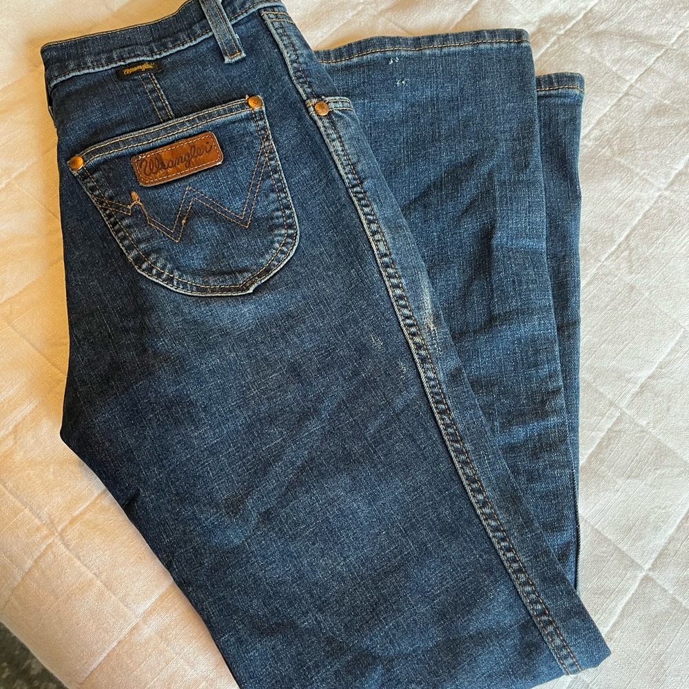 Wrangker Flare petite jeans. Size 4